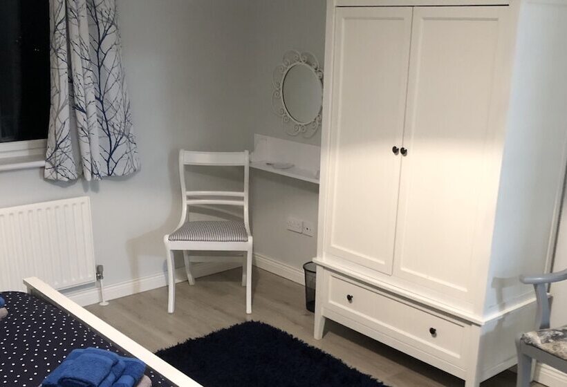 レジデンス Captivating & Cosy 4 Bedroom House In Magherafelt