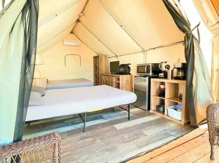 Son S River Ranch Glamping Cabin 26