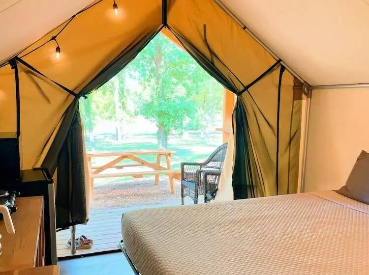 Son S River Ranch Glamping Cabin 26