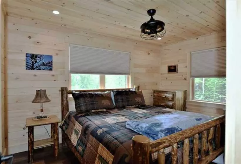 Back Lake Lodges Eagles Nest