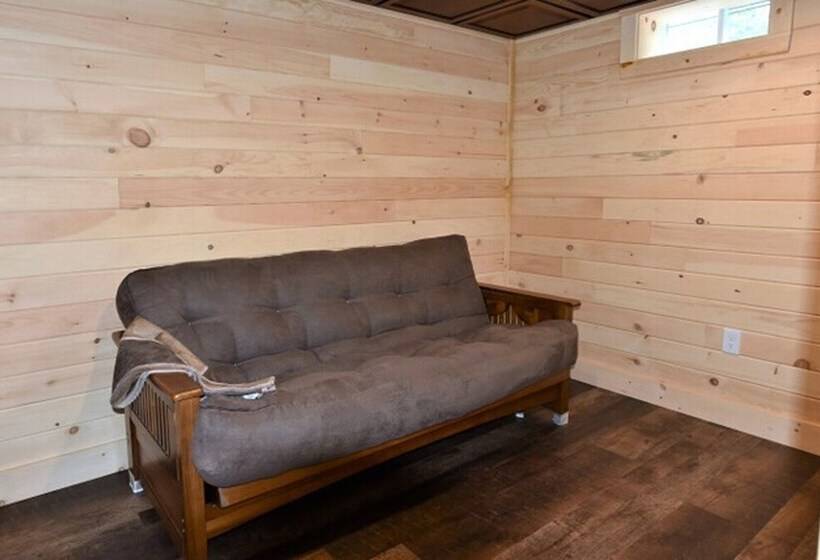 Back Lake Lodges Eagles Nest