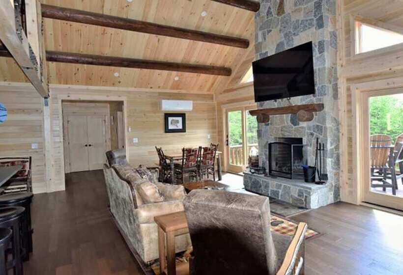 Back Lake Lodges Eagles Nest