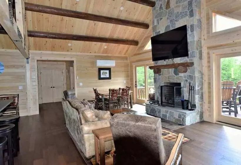 Back Lake Lodges Eagles Nest