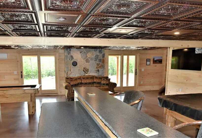 Back Lake Lodges Eagles Nest