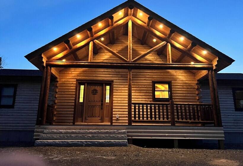 Back Lake Lodges Eagles Nest