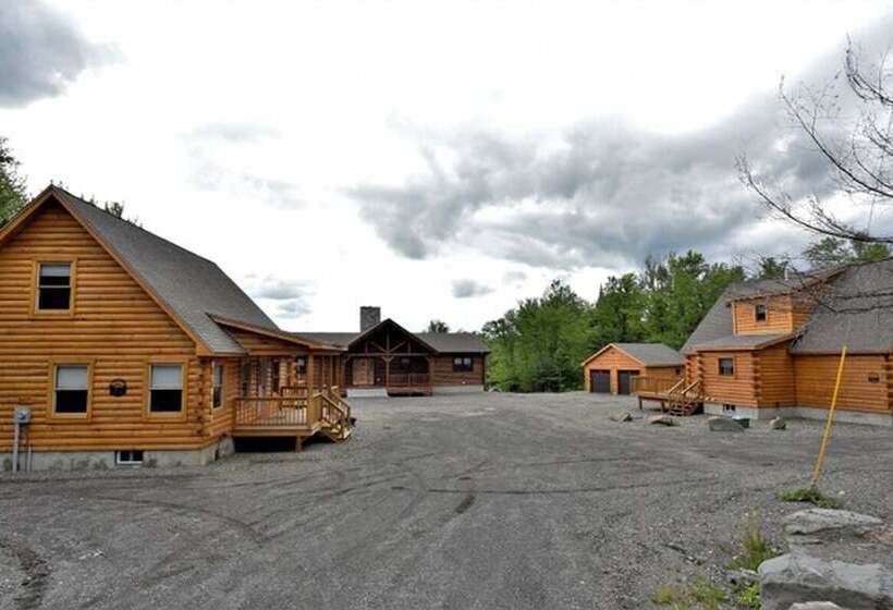 Back Lake Lodges Eagles Nest