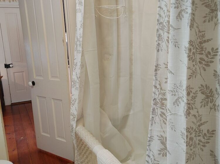 ベッドアンドブレックファースト Hawthorne Inn