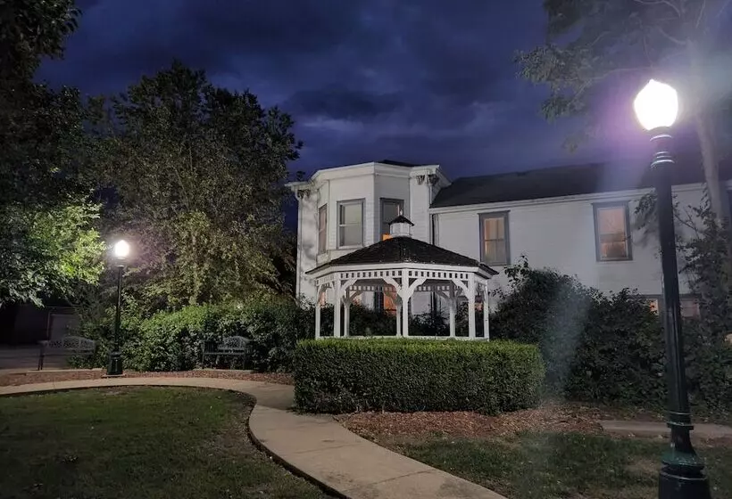 Aamiaismajoitus (B&B) Hawthorne Inn