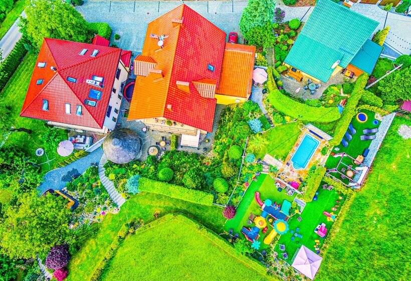 تختخواب و صبحانه Willa Pod Czantoria