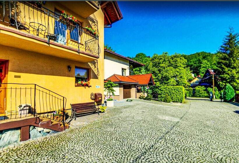 تختخواب و صبحانه Willa Pod Czantoria