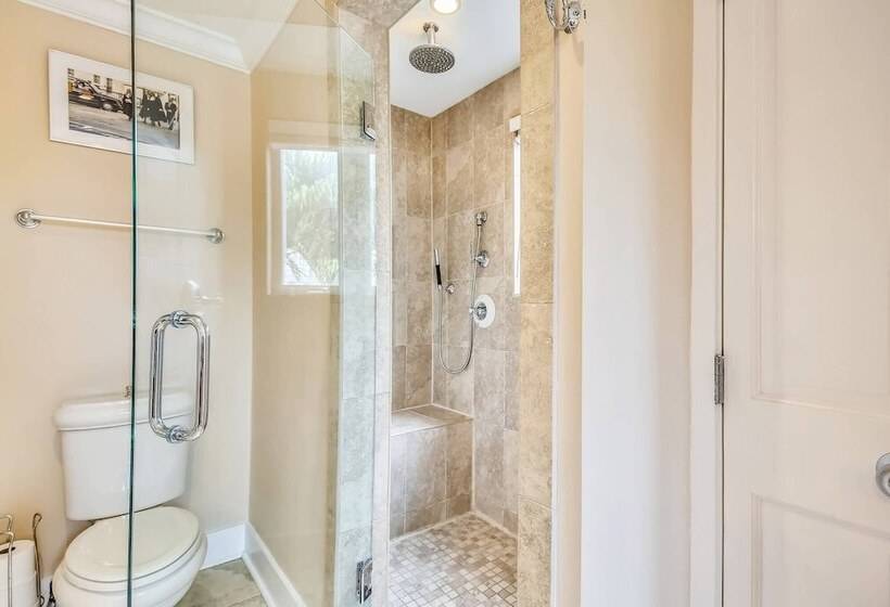 Ecco Domani By Avantstay Gorgeous Home W/ Pool, Balcony In Great Location Month Long Stays Only