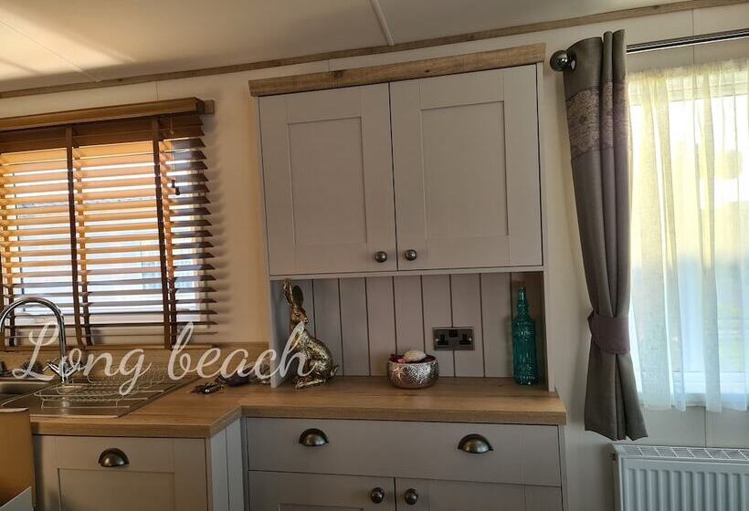 בית מלון כפרי Robin Hood Rhyl