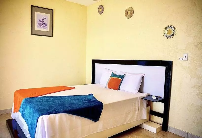 هتل Sea Coast Inn & Suites