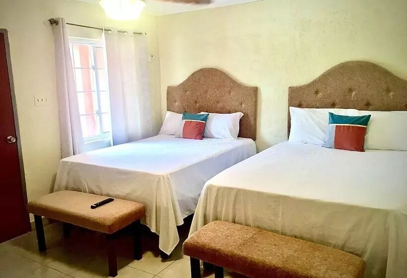 هتل Sea Coast Inn & Suites