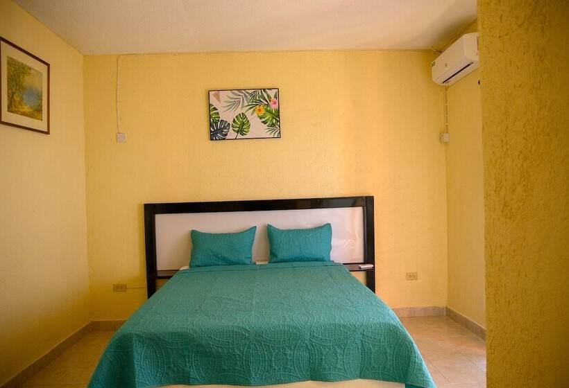 هتل Sea Coast Inn & Suites