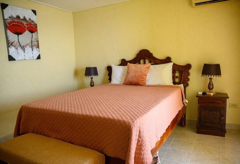 هتل Sea Coast Inn & Suites