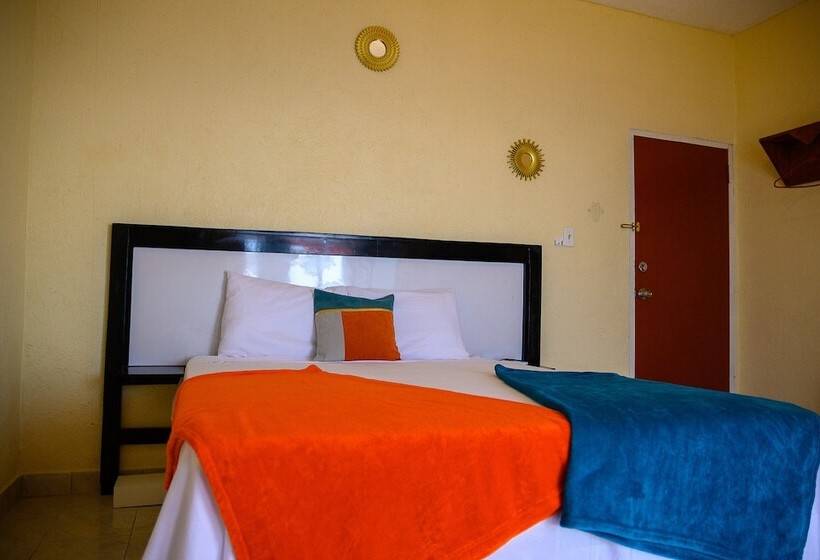 هتل Sea Coast Inn & Suites