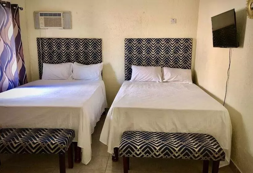 هتل Sea Coast Inn & Suites