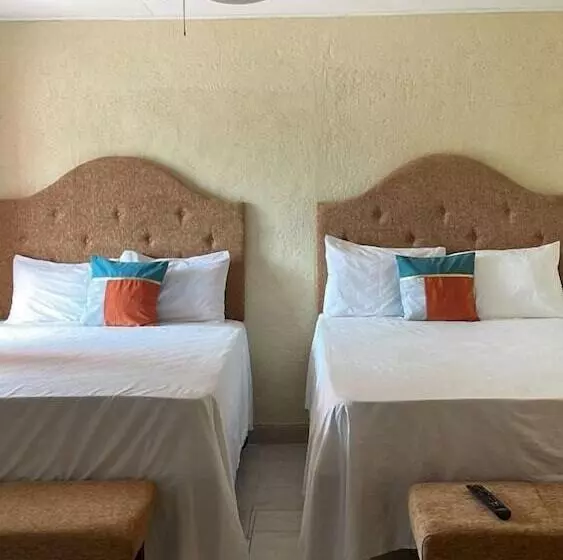 هتل Sea Coast Inn & Suites