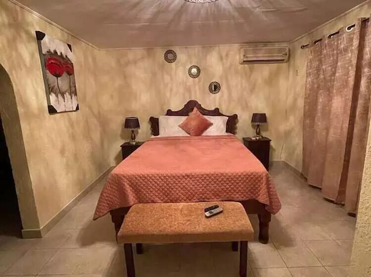 هتل Sea Coast Inn & Suites