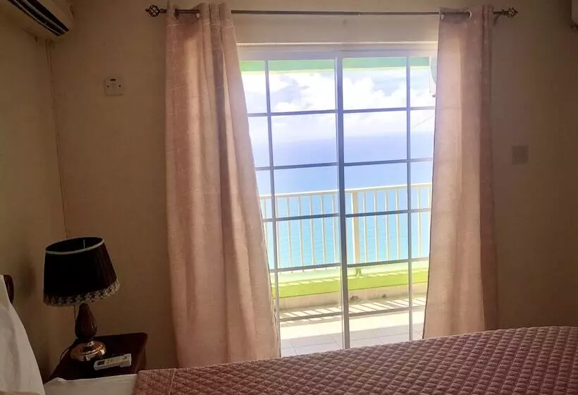 هتل Sea Coast Inn & Suites