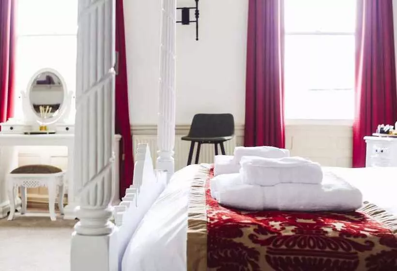 Hotelli The Old Crown Coaching Inn