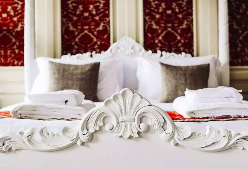 Hotelli The Old Crown Coaching Inn