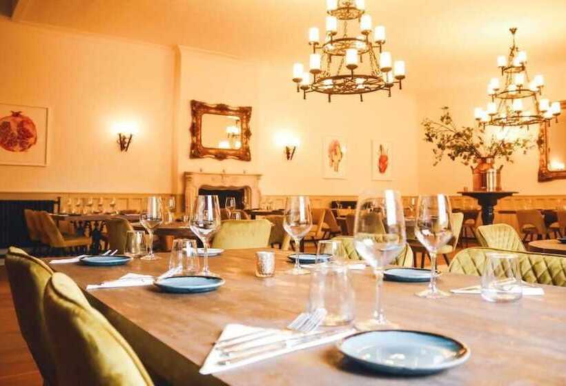 Отель The Old Crown Coaching Inn