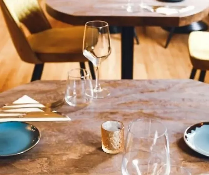 Hotelli The Old Crown Coaching Inn