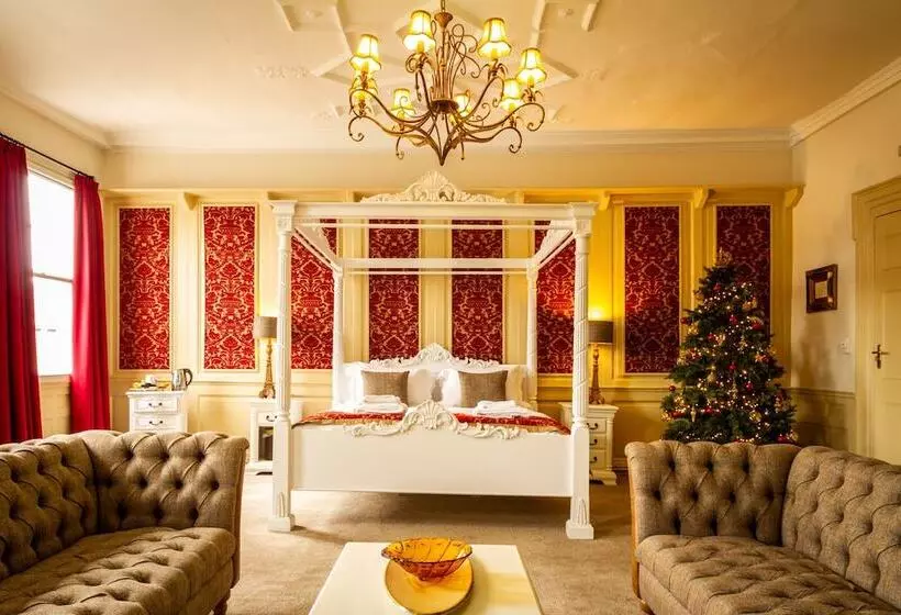 Hotelli The Old Crown Coaching Inn