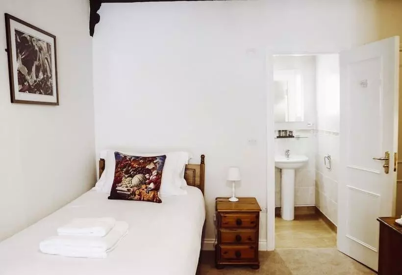 Hotelli The Old Crown Coaching Inn