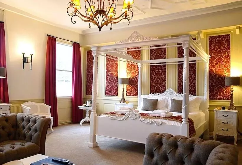 Hotelli The Old Crown Coaching Inn