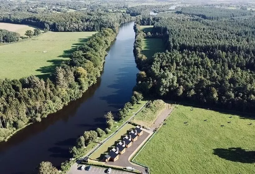 Hotelli The River Bann Retreat