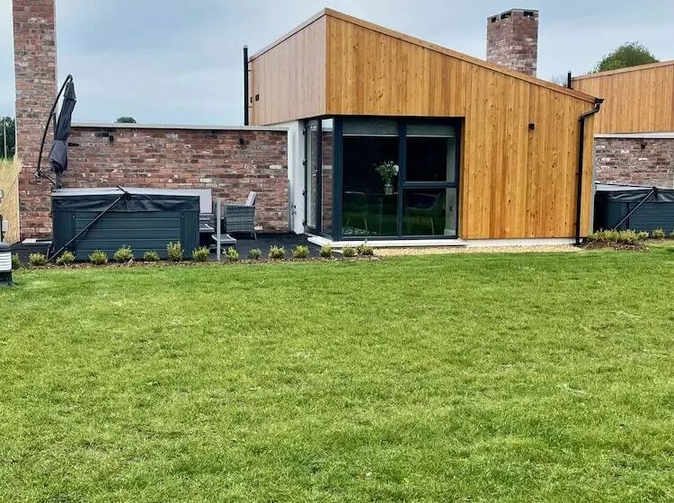 Hotelli The River Bann Retreat