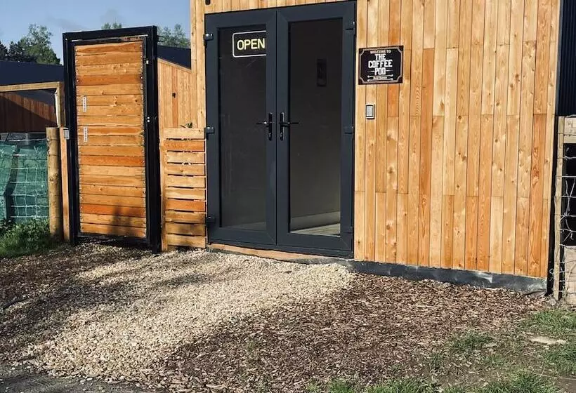 Hotelli The River Bann Retreat