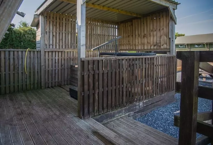 Hotelli Three Cliffs Glamping Tent   Llangennith