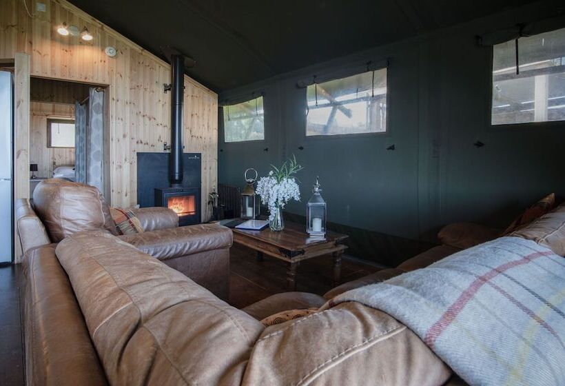 فندق Three Cliffs Glamping Tent Llangennith