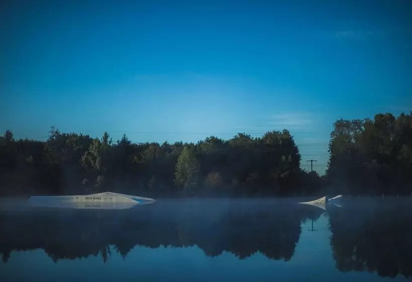 ペンション Dahu Wake Park
