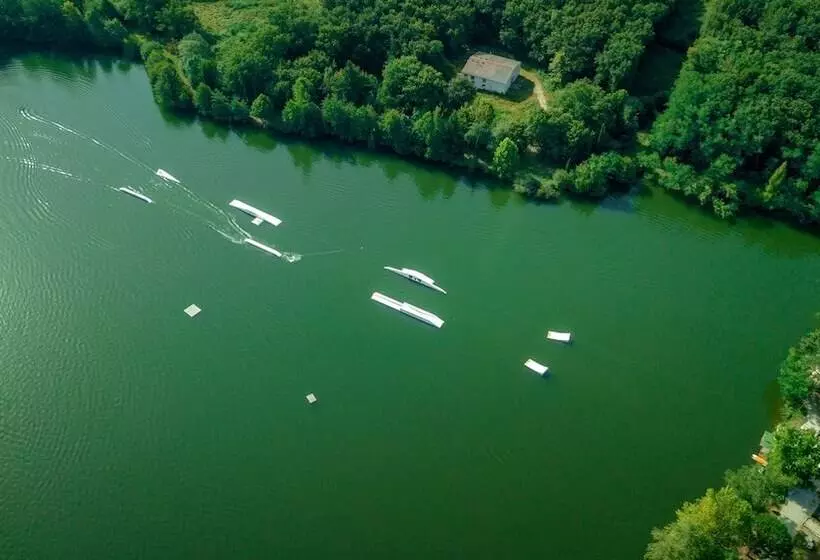 ペンション Dahu Wake Park