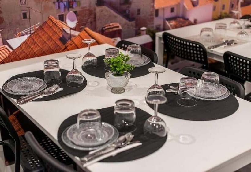 پانسیون Ph Downtown Suites