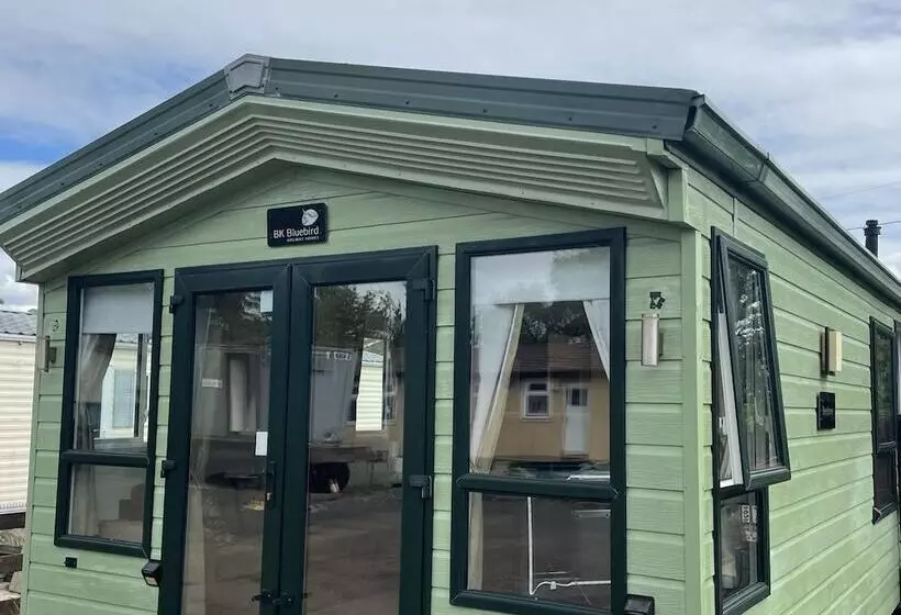 Residenssi 2 Bedroom Parkhome In Uddingston, Glasgow