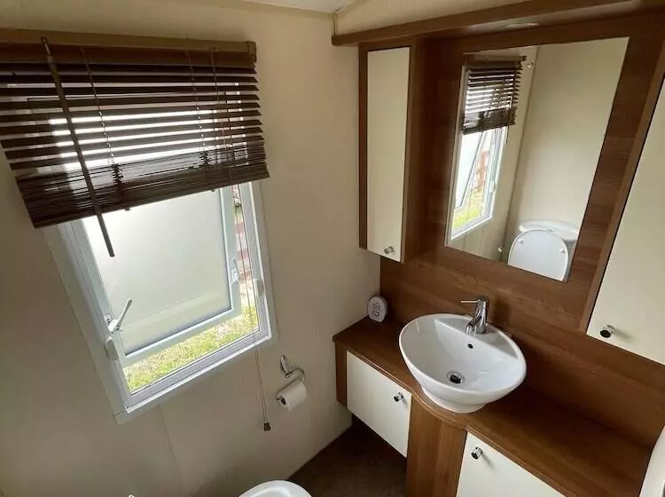 Residenssi 2 Bedroom Parkhome In Uddingston, Glasgow