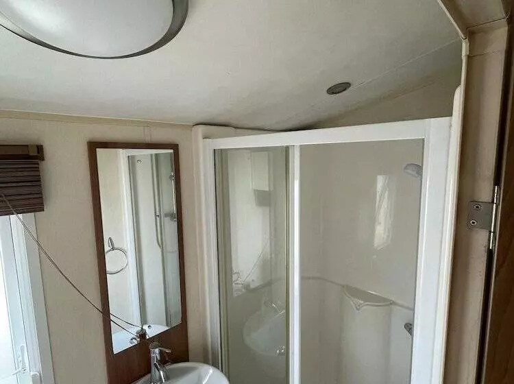 Residenssi 2 Bedroom Parkhome In Uddingston, Glasgow