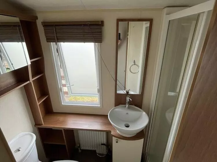 Residenssi 2 Bedroom Parkhome In Uddingston, Glasgow