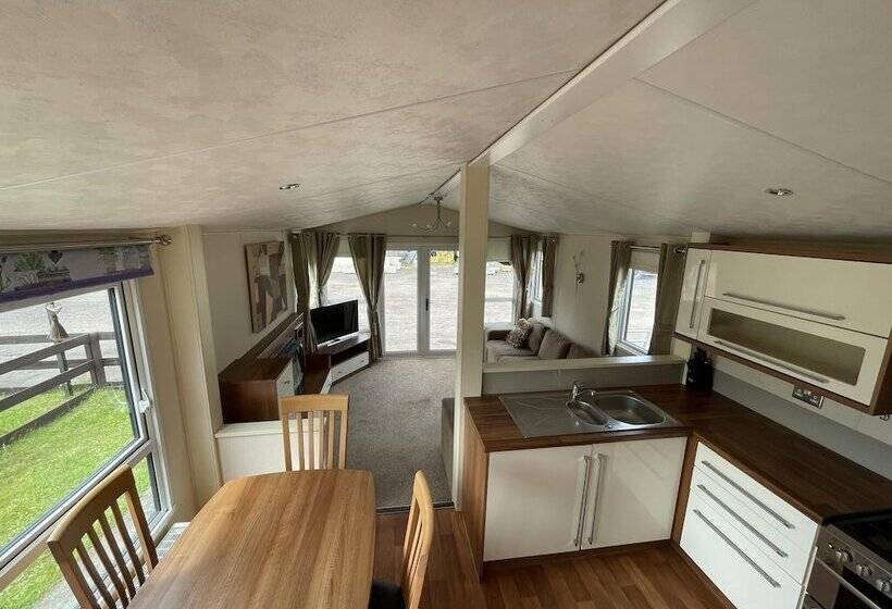 إقامة 2 Bedroom Parkhome In Uddingston, Glasgow