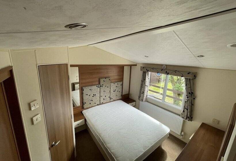 إقامة 2 Bedroom Parkhome In Uddingston, Glasgow