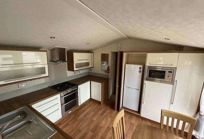 إقامة 2 Bedroom Parkhome In Uddingston, Glasgow