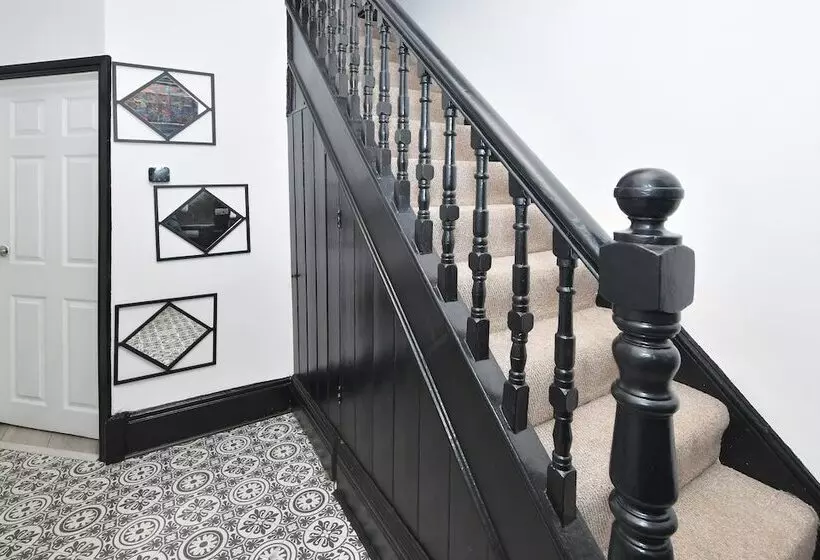 レジデンス Beautiful 3 Bed House By Ministays Stoke On Trent