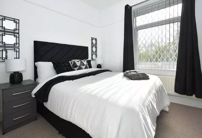 レジデンス Beautiful 3 Bed House By Ministays Stoke On Trent