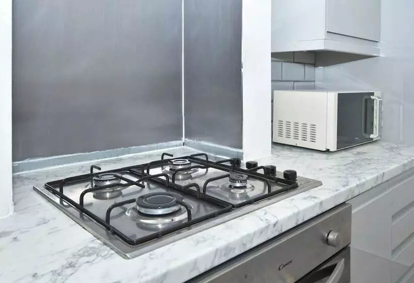レジデンス Beautiful 3 Bed House By Ministays Stoke On Trent